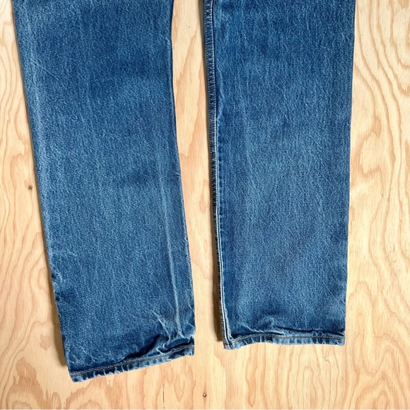 Lᴇᴠɪ’s 501 5 Pᴏᴄᴋᴇᴛ Bᴜᴛᴛᴏɴ Fʟʏ Jᴇᴀɴs - Picture 7 of 11